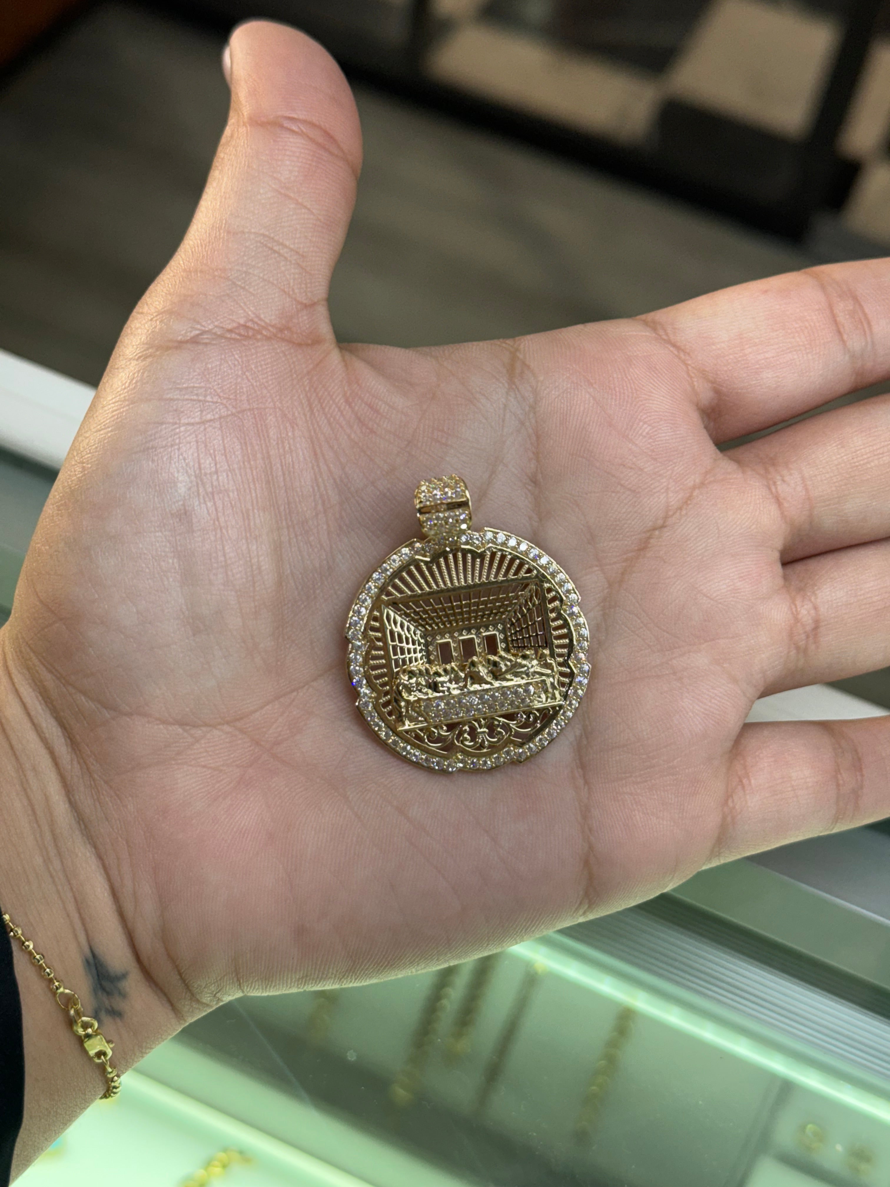 10k Gold - Santa Cena Pendant