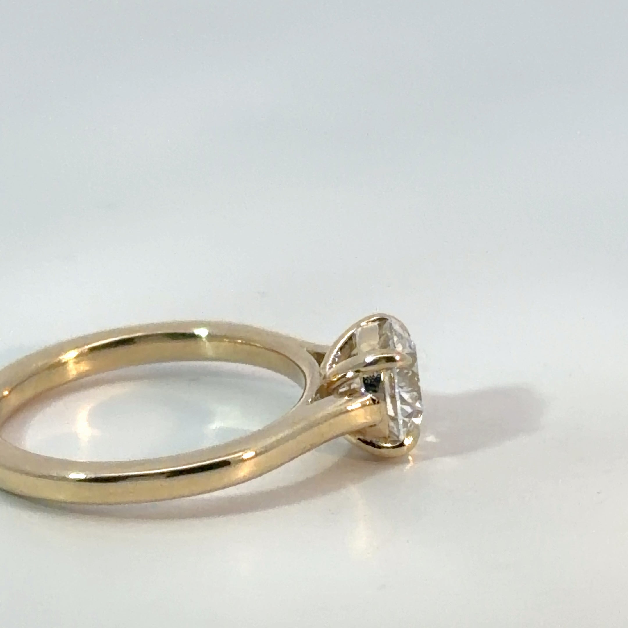 Round Solitaire Cathedral Setting – White Gold