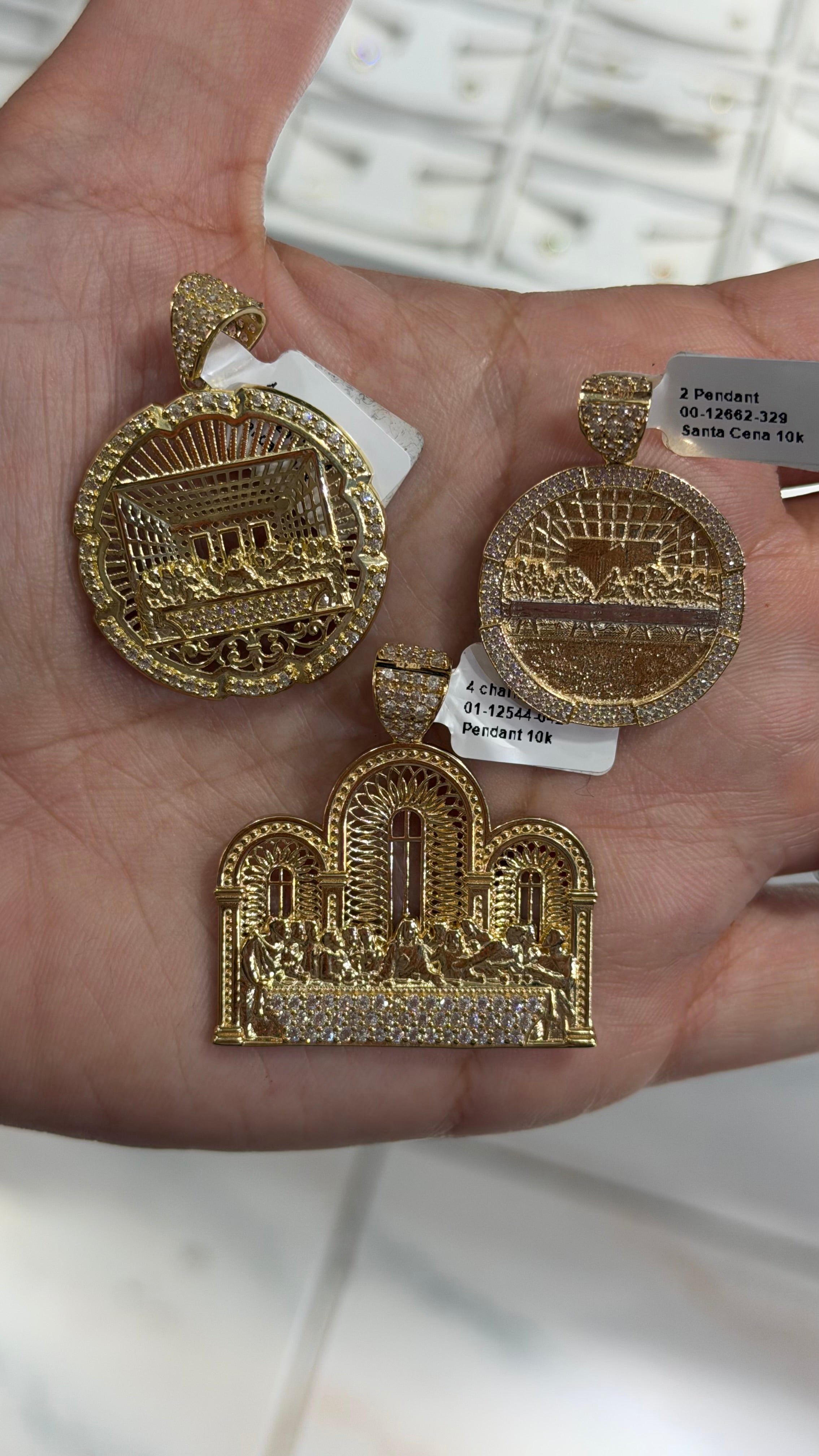 10k Gold Santa Cena Pendant