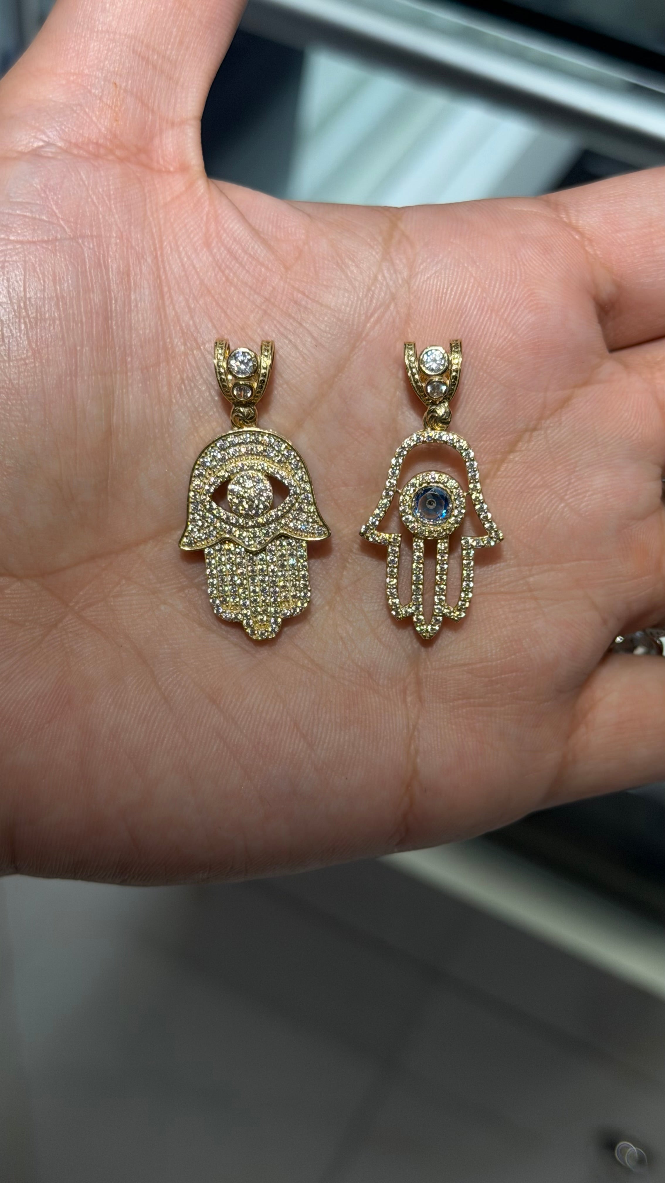 10k Gold Hamsa Pendant