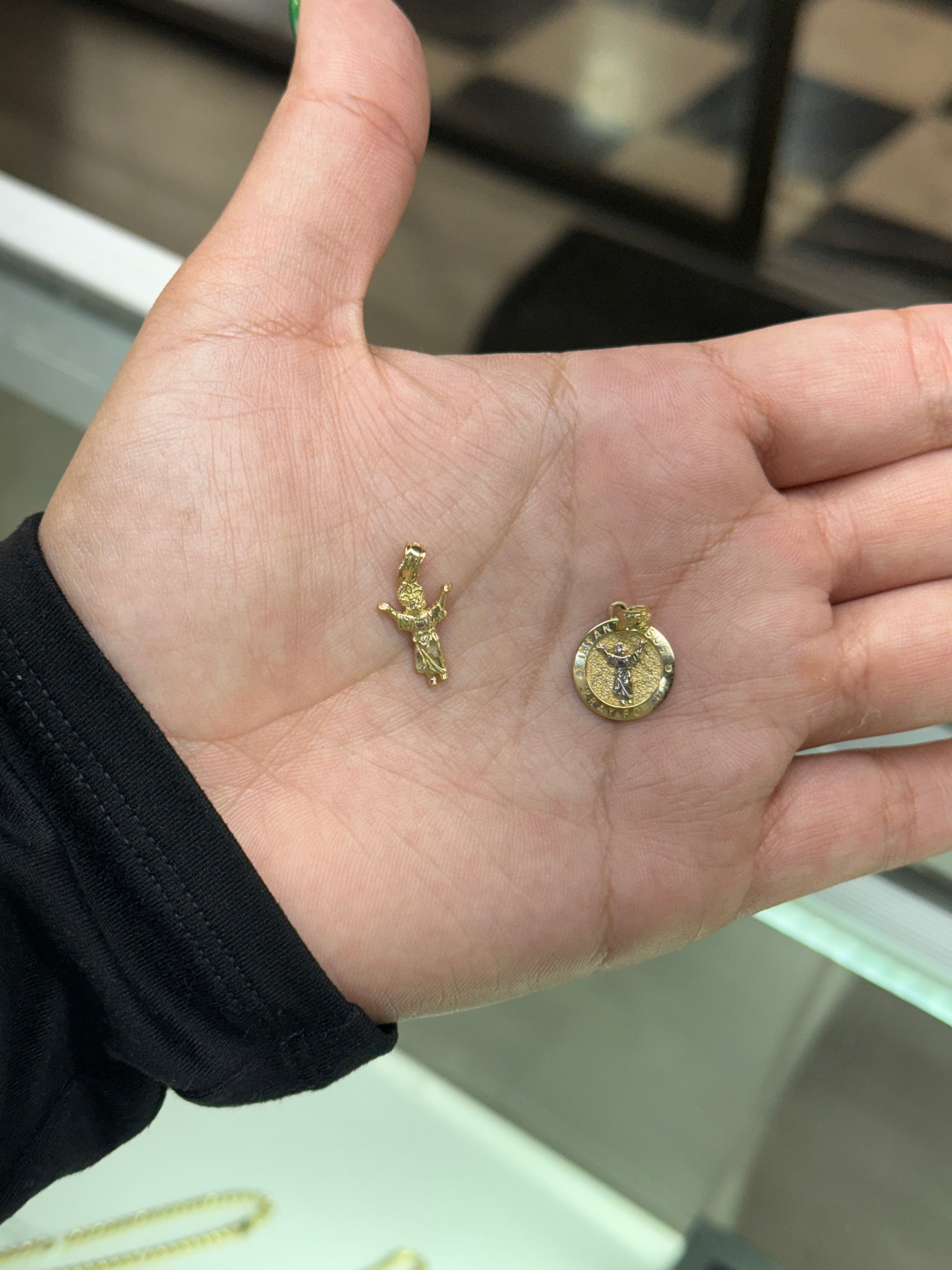 10k Gold - Niño Jesus Pendant