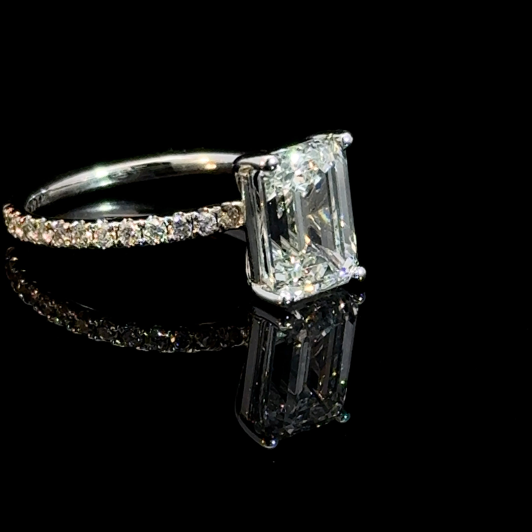 14K White Gold Emerald cut Lab Grown Diamond Engagement Ring 3.08 CT E VS2 IGI Certified