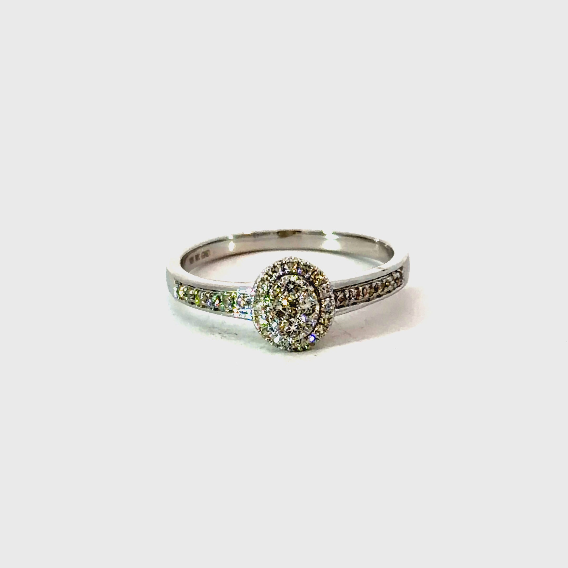 10k White Gold & Diamonds Ring